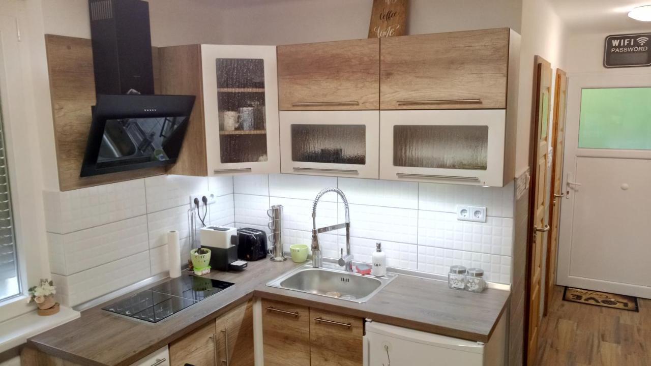 Golden Apartman Oroshaza Bagian luar foto