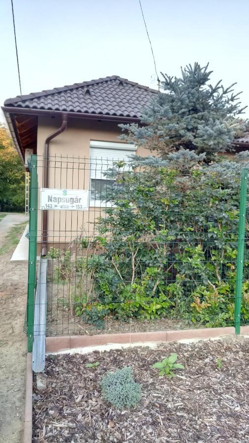 Golden Apartman Oroshaza Bagian luar foto
