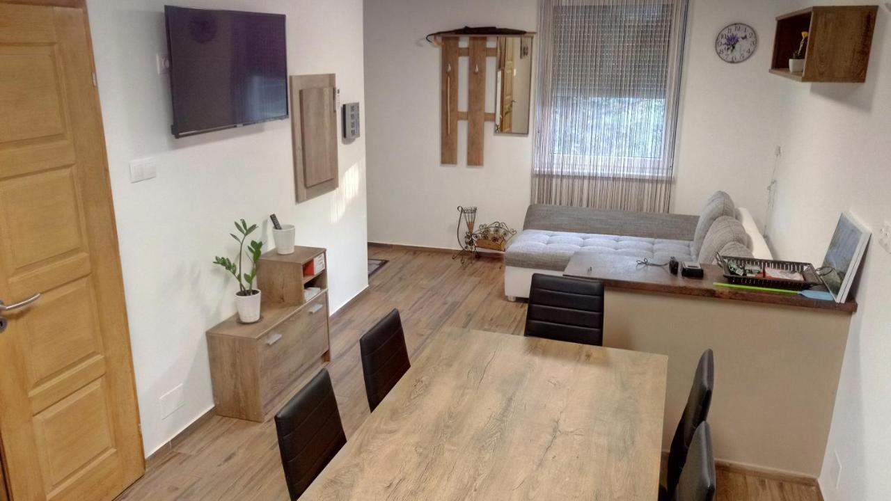 Golden Apartman Oroshaza Bagian luar foto