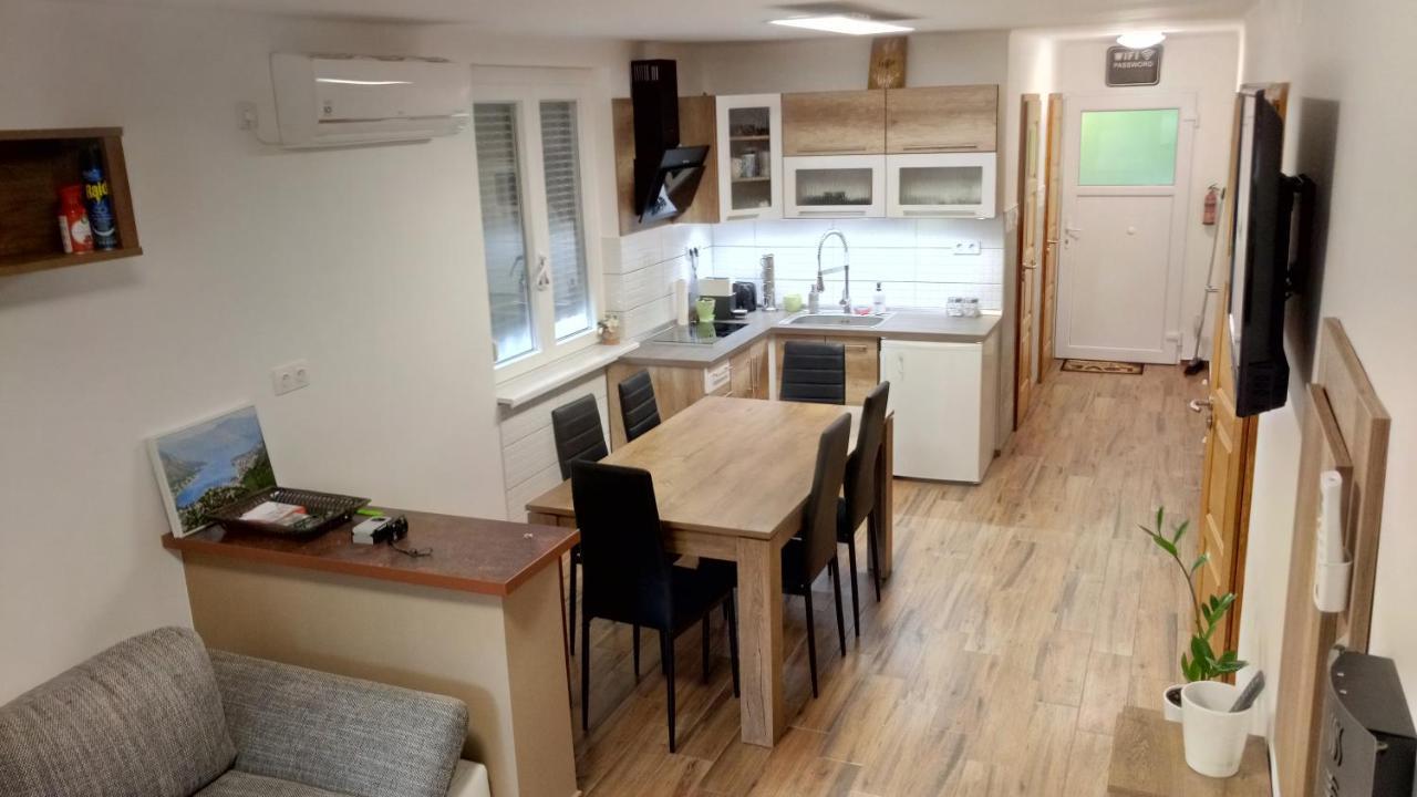Golden Apartman Oroshaza Bagian luar foto