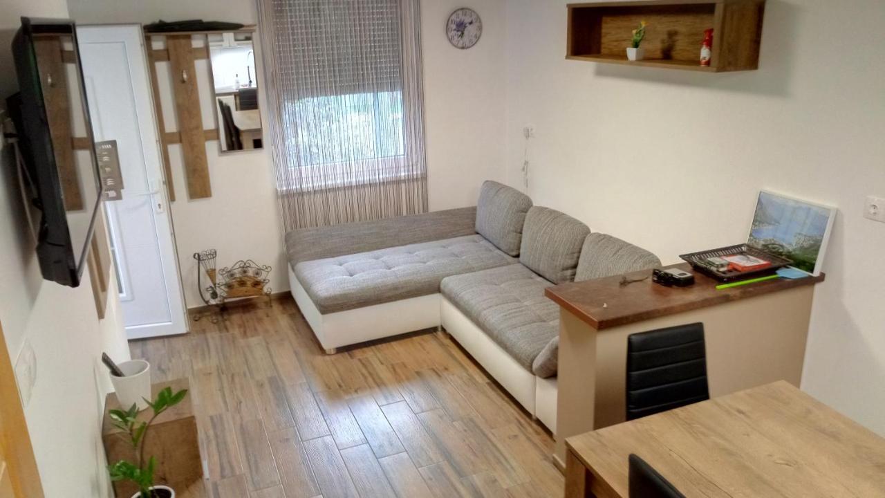 Golden Apartman Oroshaza Bagian luar foto