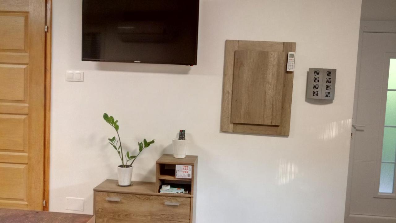 Golden Apartman Oroshaza Bagian luar foto